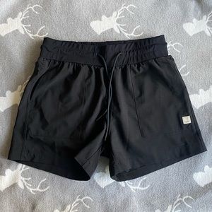 Vuori Shorts - S